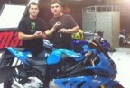 Cliente recebendo sua moto