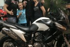 CLIENTES RECEBENDO SUA MOTO