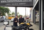 CLIENTE RECEBENDO SUA MOTO