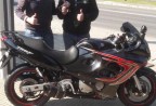 CLIENTE RECEBENDO SUA MOTO