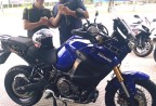 CLIENTE RECEBENDO SUA MOTO