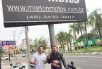 CLIENTE RECEBENDO SUA MOTO