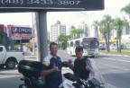 CLIENTE RECEBENDO SUA MOTO