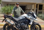 CLIENTE RODRIGO RECEBENDO SUA MOTO