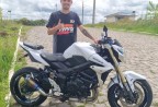 CLIENTE LUIS RECEBENDO SUA MOTO