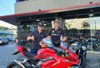 CLIENTE ANDRE RECEBENDO SUA MOTO