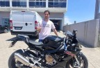 CLIENTE FABIANO RECEBENDO SUA MOTO