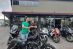 CLIENTE KLEYTON RECEBENDO SUA MOTO