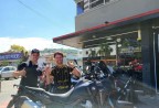 CLIENTE ADRIANO RECEBENDO SUA MOTO