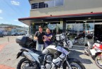 CLIENTE EZEQUIEL RECEBENDO SUA MOTO