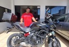 CLIENTE ANDREI RECEBENDO SUA MOTO