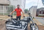 CLIENTE JORGE RECEBENDO SUA MOTO