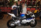 Cliente recebendo sua Moto