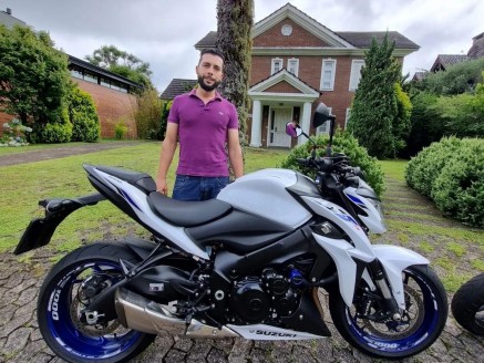 CLIENTE THIAGO RECEBENDO SUA MOTO