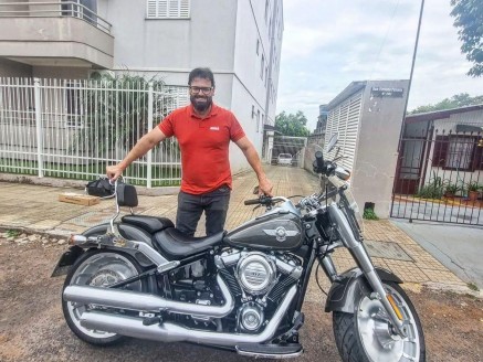 CLIENTE JORGE RECEBENDO SUA MOTO